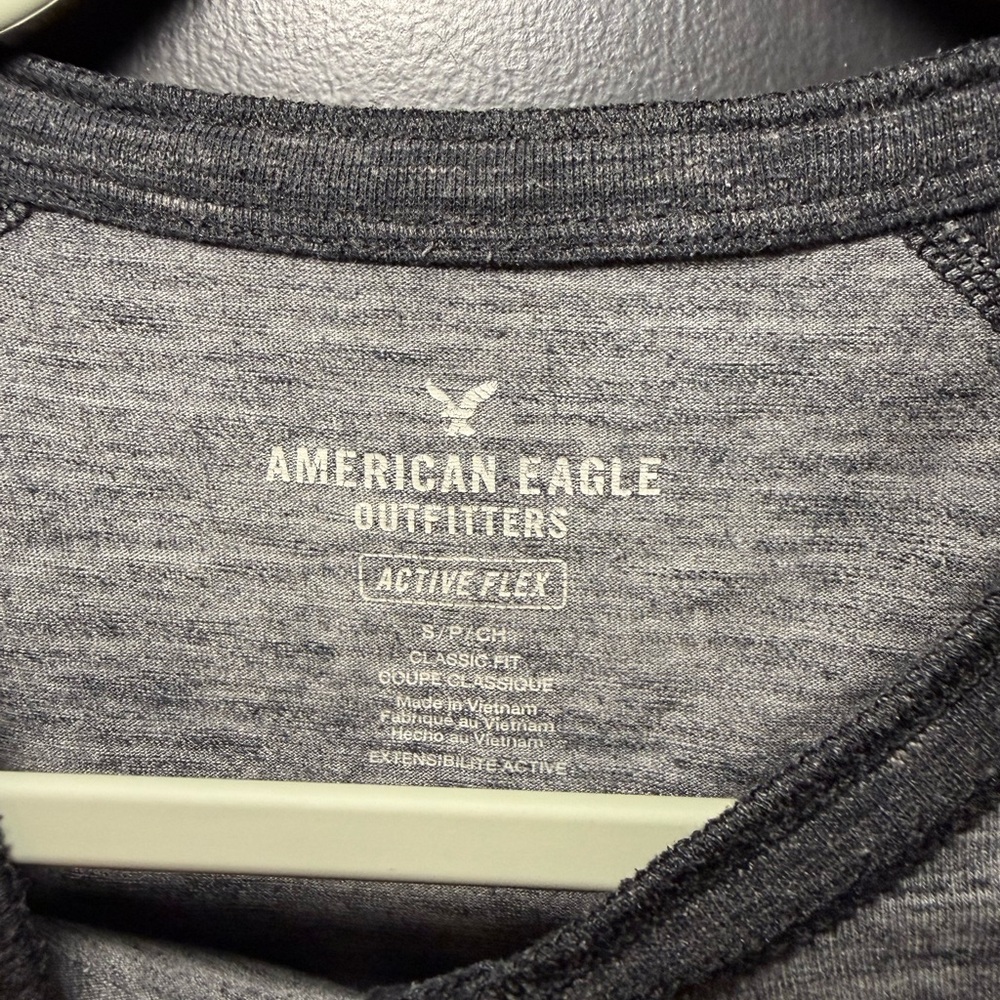 American Eagle Outfitters Men's Two-Tone Gray Henley Tee - Picture 3 of 3